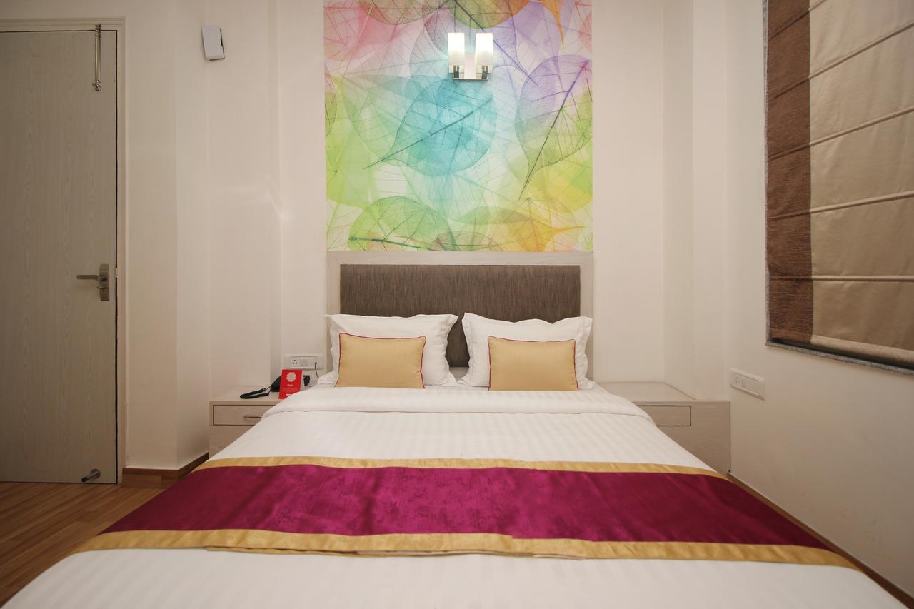Hotel Nanak Residency Nueva Delhi Exterior foto